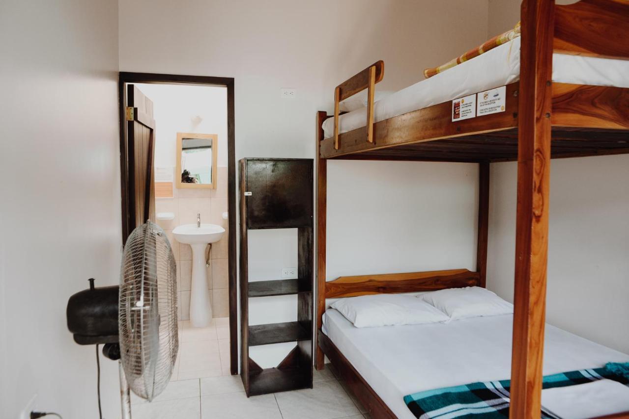 Esperanto Bed & Breakfast Surf Hostel Montañita Екстериор снимка